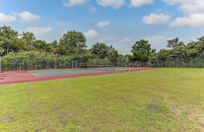 Secluded Condo with Peaceful Wooded Views and Easy Access to the Beach by RedAwning - Foto 22