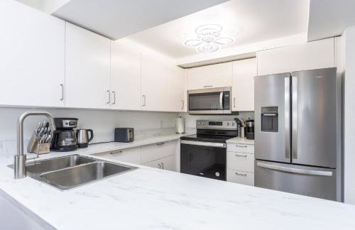 Bass & Sun Condominium 2/2 Bedroom - Photo 11