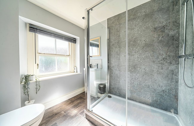 Cosy Apartment Above Village Pub - Photo 26