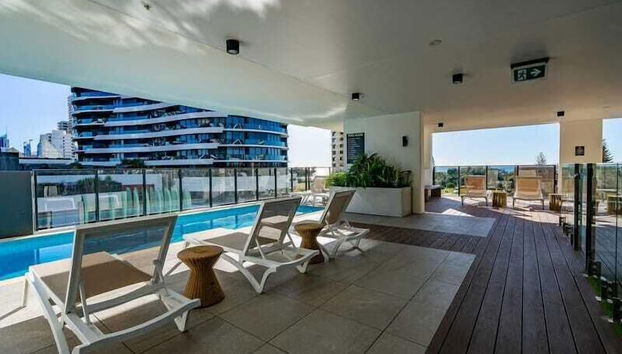 Ocean views in the heart of Broadbeach - Foto 5, Piscina