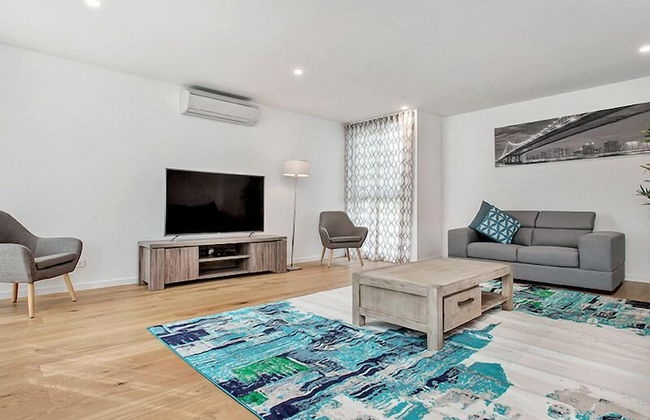 Roden Residences - Photo 17