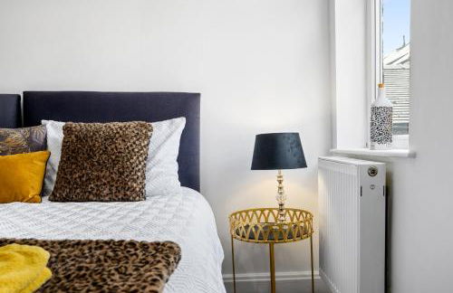 No24Sandbach - Home from Home - Exclusive Dog Friendly House & Garden - Photo 2