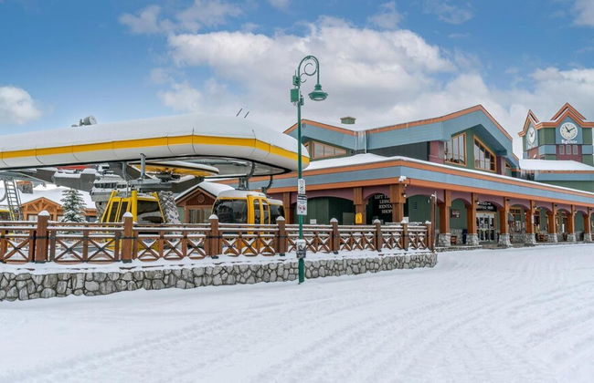 Raven's Nest - Luxury Pet Friendly Condo w/ Private Hot Tub & Mountain Views - Foto 30