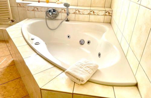 New Living Home - Photo 8