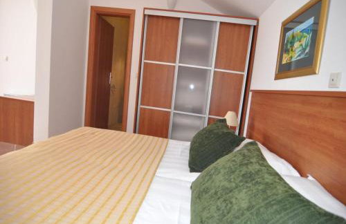 Holiday home Marina- beachfront, sea view and free parking - Photo 11