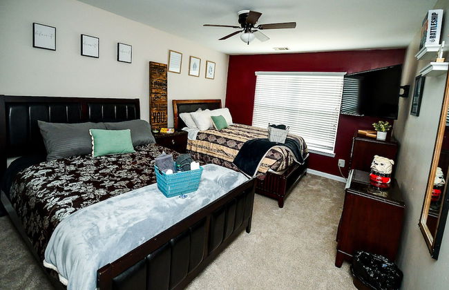 4 - Bed home, w/ Cali King Bed - 12 mins. to DTWN - Photo 12