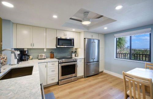 Loggerhead 523 - Beachfront Residence at Loggerhead Cay with Vaulted Ceilings - Foto 7