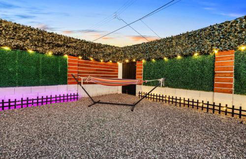 Phoenix Retreat - 2 Bedroom Home with King-Size Bed - 3 Smart TVs - 10 min from Airp - Unit A - Foto 16