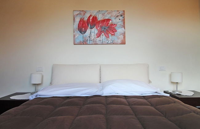 Apartment Self - Photo 1