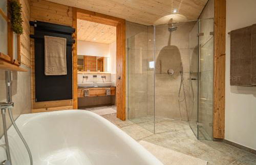 Luxus Chalet im Allgäu - Zirbenholz Schlafzimmer - Terrasse mit Bergblick - Infrarotkabine - Foto 20