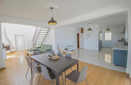 Modern villa with infinity pool close to the sea - Foto 12