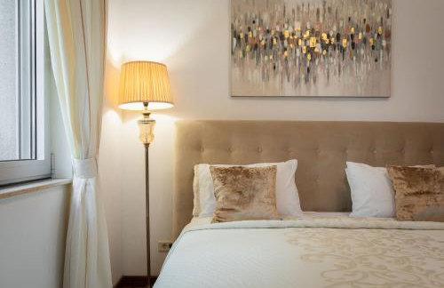 CECILIA Holiday Apartment, Private Parking Included - Foto 1