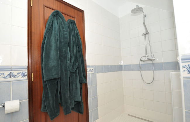 Villa With Views Like the Pool, Sea, Meia Praia - Foto 13