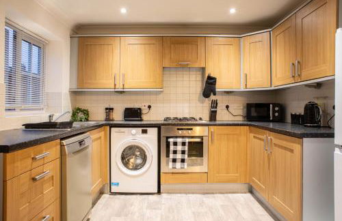 Contractor‑Heaven 5BR Home 4.5 Baths Wakefield - Foto 4