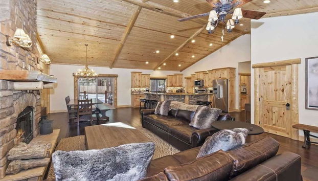 Paradise Pines by Avantstay Beautiful Big Bear Home Only 1 Mile To Snow Summit! - Foto 4, Zona de estar