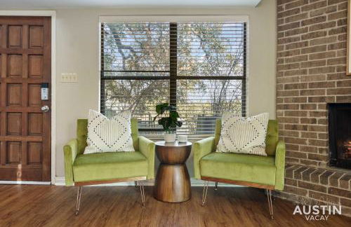 Walk to Zilker Patio w a View Elevated Balcony - Photo 11