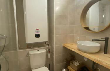Appt chaleureux 2 - 4 personnes au pied des pistes - draps et linges de toilette non fournis - ménage non inclus - Foto 4