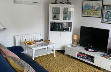 Lindas LODGE Free PARKING air con plus provisions included - Foto 13