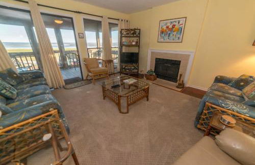 Harbor Island Beachside House - Photo 11