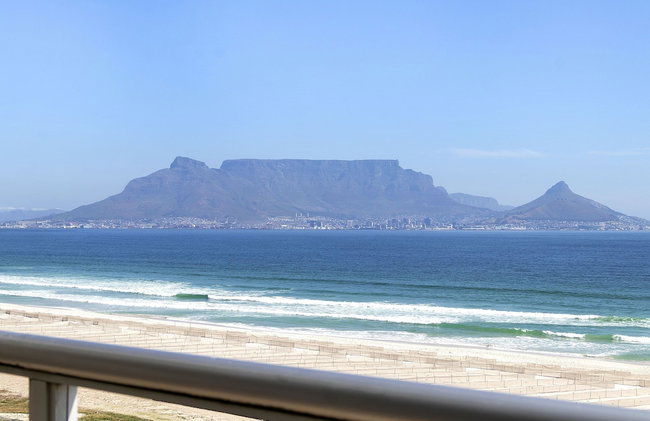 Sea Spray B404 by HostAgents - Photo 1