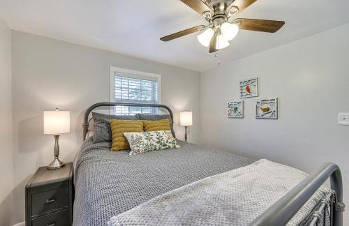 New Blaine Getaway - Walk to Lake Dardanelle! - Foto 17