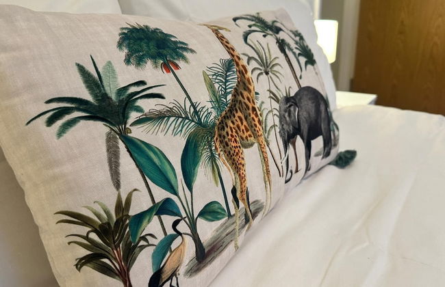 Adelphi Wharf Apartments by Beehosting - Photo 22