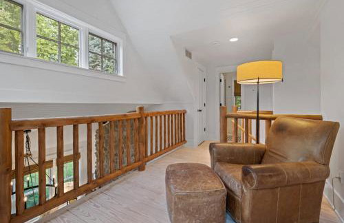 Bella and Dulce's Lakehouse by Juniper Holiday + Home - Photo 32