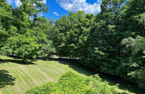 Less Than 1 Mi to Lake George! Family Retreat with Deck - Foto 40