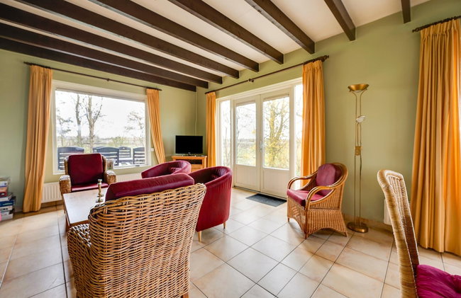 Holiday Home with Meadow View near Forests - Photo 12