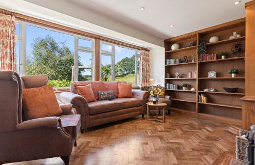 Stunning Countryside Home in Surrey by 53 Degrees Property, Ideal for Family Getaways, Private Tennis Court! - Foto 7