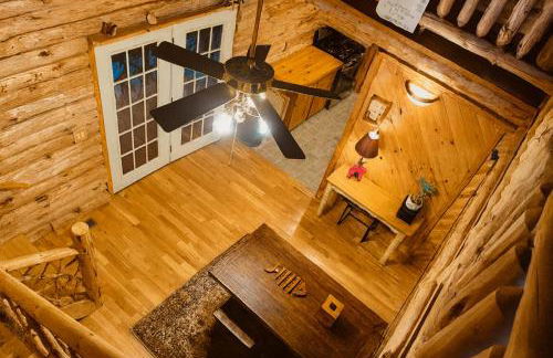 Crabapple-Secluded cabin with pond creek access, hot tube, fire pit in Blue Ridge - Photo 18
