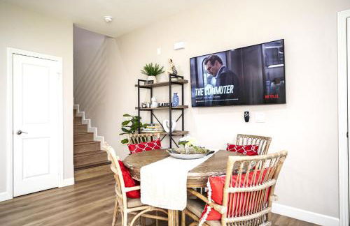 Amazing Value with High Comfort, 14 Guests for 4BR by Disneyland, Beaches, Rodeo 39 & More - Foto 3