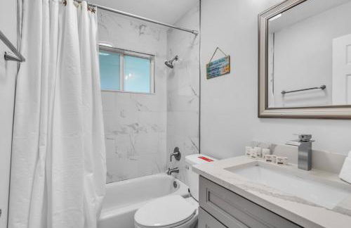 Private Vacation Home Near Beach Newly Renovated - Foto 29