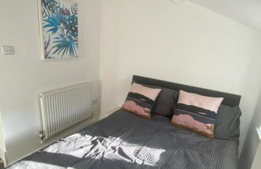 Rhondda Valleys with Breathtaking Riverside Views - Foto 30