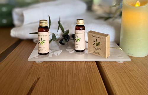 Gîtes de charme "l'écrin de Vendée" jacuzzi privatif, piscine chauffée, prestations bien être, vélos à 10 mn de l'océan sur 3,5 h de verdure - Photo 36