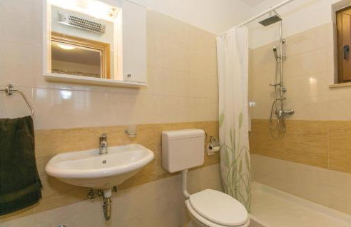 4 Bedroom Beautiful Home In Kunj - Photo 30