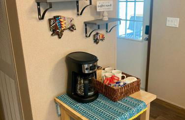 Private Cozy Hideaway with Deck Escape Austin 35mi - Photo 8