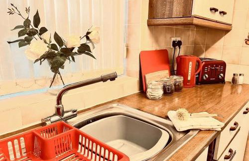 Spacious 3 Bedroom House - Sleeps 5 - Foto 9