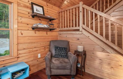 Spectacular Log Cabin Home 45 minutes to Asheville - Foto 17