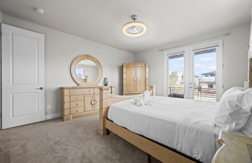 Rooftop Sunset Escape BBQ & Billiards Sleeps 8 - Foto 38