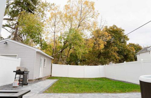 Jefferson & Grounds 3BR Steps from HWS and Hot Tub - Foto 10