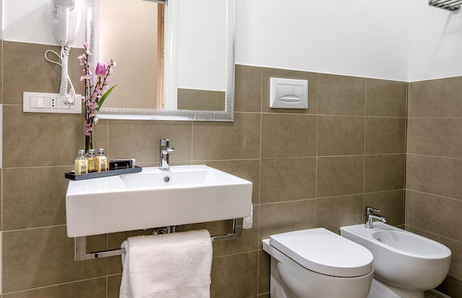 Bloom Apartment by La Griffe - Photo 16