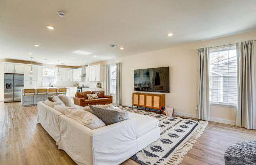 Walk to Keansburg Beach! Family Home with Pool - Foto 5