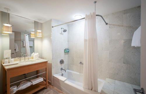 Sunny Isles 1BDR Sea View and Pool - Foto 26