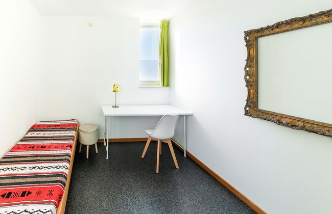 Stylish Retreat With Sauna - Photo 27