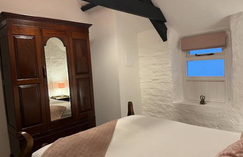 The Coach House Newcastle Emlyn - Photo 9