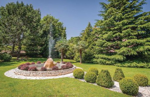 5 Bedroom Beautiful Home In Labin - Photo 14