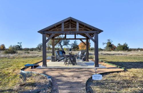 Bonny Bluebonnets Cottage With Stunning Hill Country Views - Photo 12