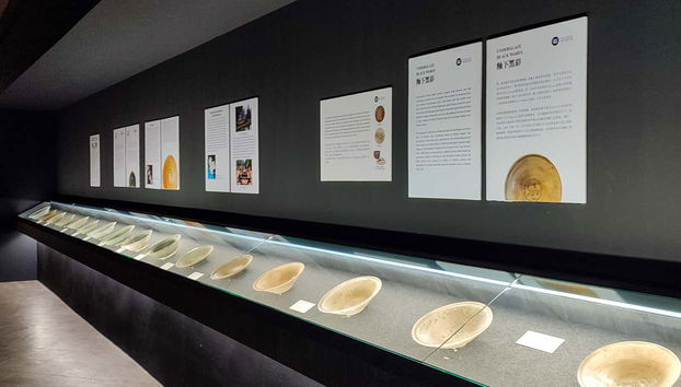 Manufatti autentici recuperati dalle spedizioni marittime