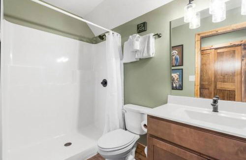 New Cabin at Tall Timbers! Free Tickets! Indoor and Outdoor Pools! - Foto 18